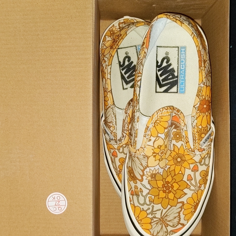 NEW never worn Vans Ultra Cush in Trippy Floral sz 6